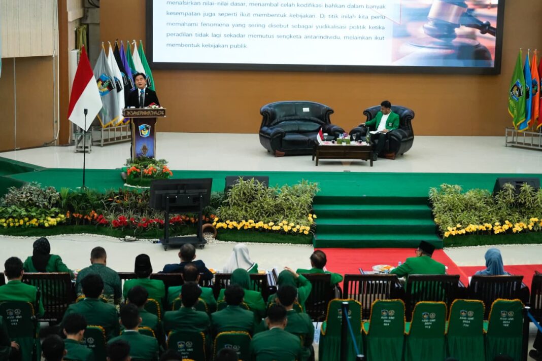 Yusril Pastikan KUHAP Baru Tetap Berlaku Januari 2026, Tidak Perlu Perppu