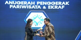 Berkontribusi dalam Pertumbuhan Ekonomi Nasional, Kemenekraf Raih Anugerah Penggerak Pariwisata dan Ekraf di APN 2025