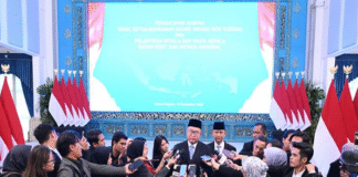 Presiden Prabowo lantik Arif Satria sebagai Kepala BRIN. Arif siap perkuat riset nasional dan dukung program prioritas Prabowo di bidang pangan, energi, dan air.