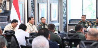 Presiden Prabowo memimpin evaluasi percepatan pembangunan KDKMP dan menegaskan pentingnya kolaborasi pemerintah, pemda, dan TNI untuk memperkuat ekonomi rakyat dari desa.