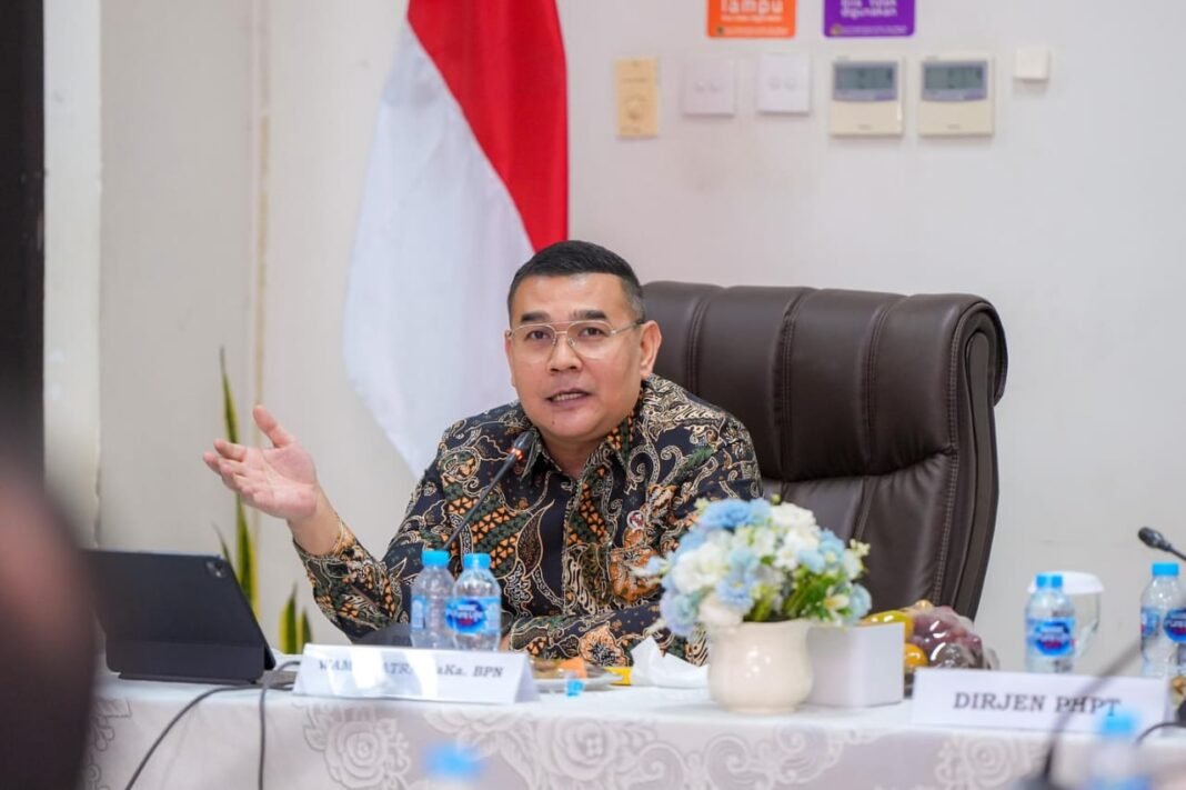 Pimpin Monev Penyelesaian Layanan Pertanahan, Wamen Ossy: Selesaikan Berkas Pertanahan Masyarakat