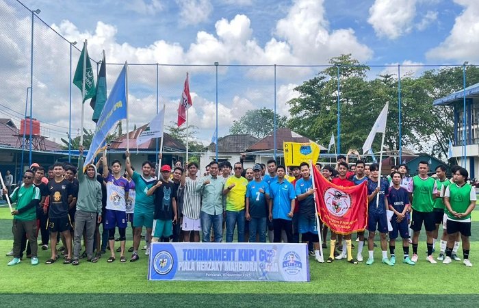 Staf Khusus Menteri Koordinator Infrastruktur Kewilayahan, Herzaky Mahendra Putra mendukung penuh semangat berolahraga anak muda di Pontianak.