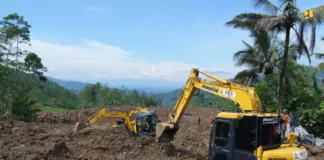 Bersihkan Lumpur Akibat Banjir Bandang di Garut, Kementerian PU Turunkan Alat Berat