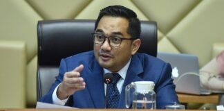 Ketua Komisi II DPR Rifqinizami mengungkapkan informasi bahwa Wapres Gibran ingin mulai bekerja di IKN pada 2026. Pemerintah menyiapkan pemetaan ulang pemindahan ASN.