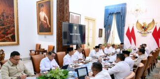Laporkan Kinerja Setahun Terakhir, Menteri Ekraf Sebut Ekonomi Kreatif Sumbang Rp1.500 Triliun ke PDB