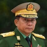 Pemimpin junta Myanmar Min Aung Hlaing mengingatkan warga agar tidak menolak memilih jelang pemilu yang digelar bertahap. Pemilu ini menuai kritik karena dianggap hanya formalitas pascakudeta 2021.