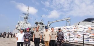 Lewat Jalur Laut, Menko AHY Lepas KRI Sutedi Senaputra Distribusikan 50 Ton Bantuan Bencana ke Aceh
