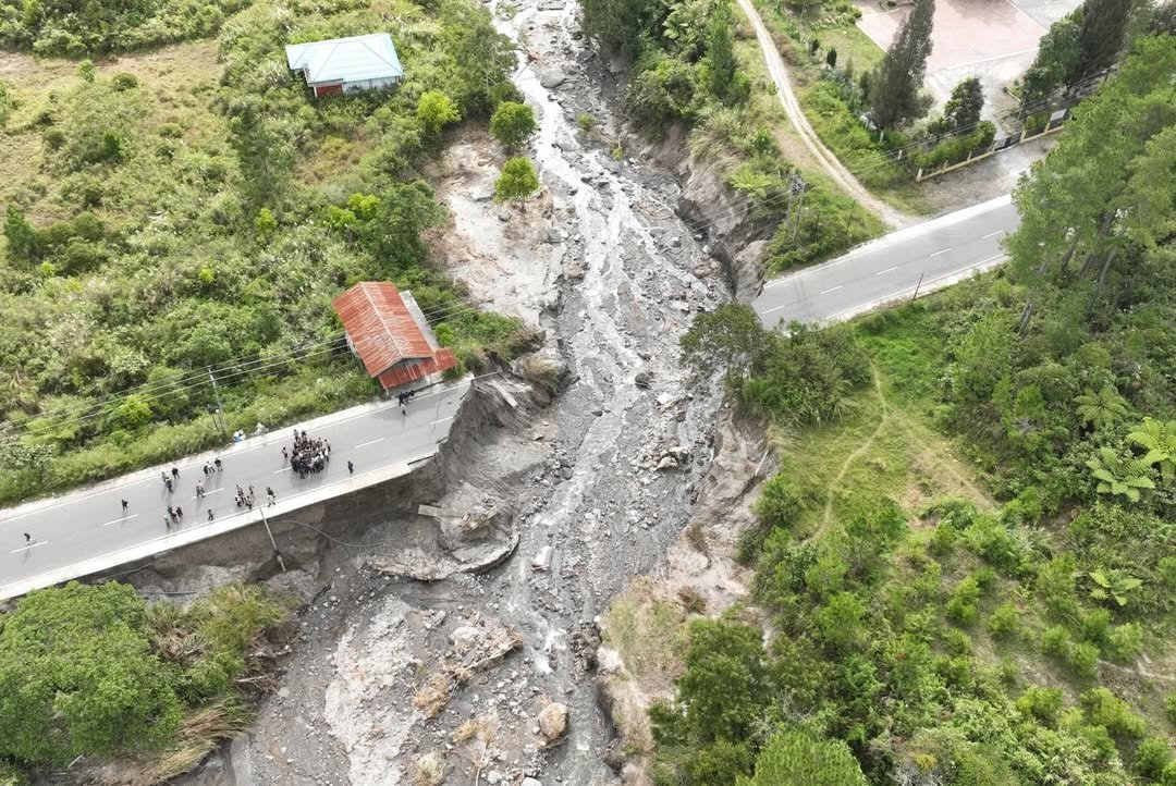 Menko AHY Tinjau Jalan Utama Bener Meriah–Bireuen yang Amblas akibat Bencana