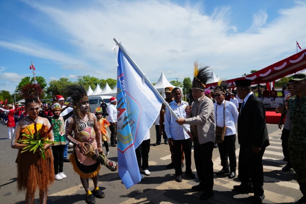 Menko Polkam Lepas Pawai Natal Nasional 2025 di Merauke