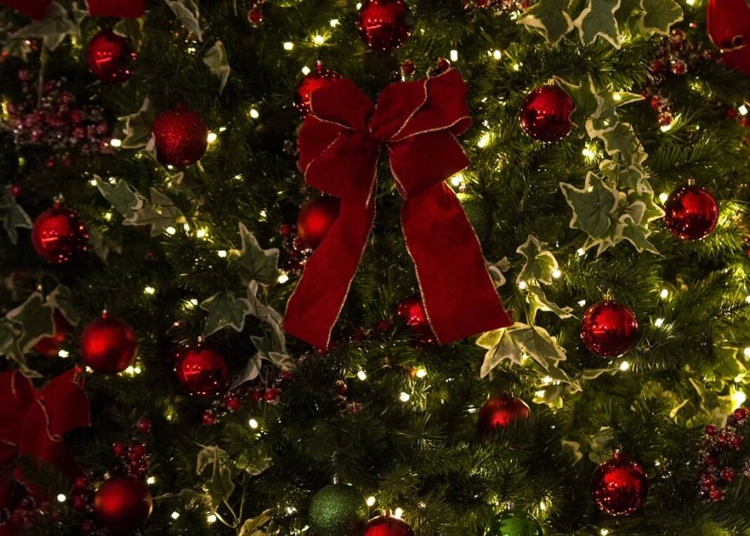 Asal-usul Warna Merah dan Hijau yang Selalu Hadir Saat Natal