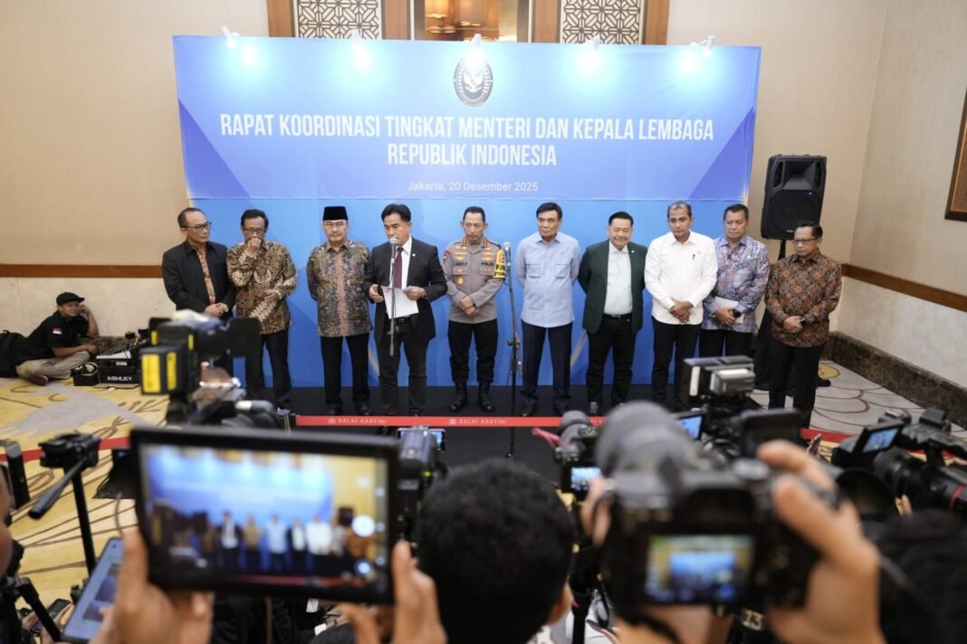 Menko Yusril Jelaskan Alasan Pemerintah Terbitkan PP Penugasan Polri