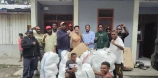 Menko Polkam Kirim Ratusan Bola dan Net Voli untuk Pemuda Papua Pegunungan