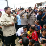 Presiden Prabowo Subianto menegaskan penindakan tegas terhadap pembalakan liar usai banjir di Sumatera. Kemenhut mengusut 12 perusahaan dan menyiapkan pencabutan puluhan izin hutan.