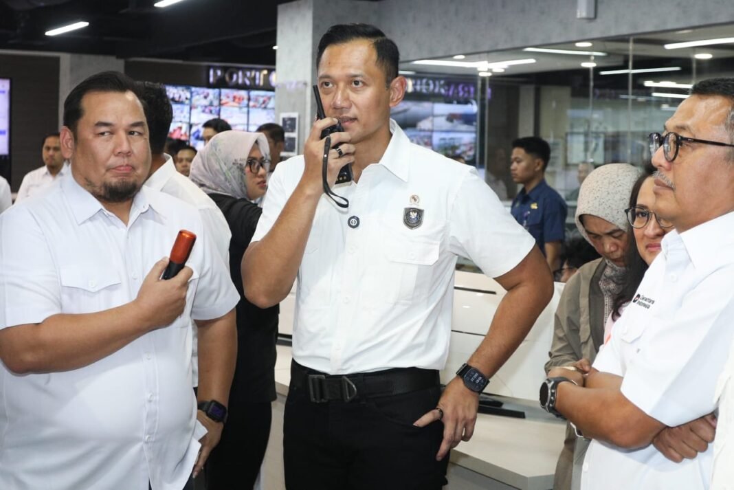 Agus Harimurti Yudhoyono tinjau kesiapan transportasi laut Nataru di Tanjung Priok