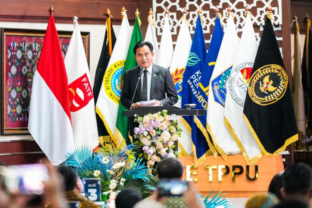 Strategi 'Follow The Money', Cara Menko Yusril Lumpuhkan Bandar Kejahatan Pencucian Uang