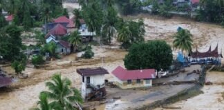 Komisi V DPR RI meninjau penanganan bencana di Sumatera Barat. Ridwan Bae mendorong kepastian relokasi, perumahan, dan pemulihan infrastruktur dasar masyarakat.