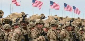 Amerika Serikat mengerahkan pasukan Angkatan Udara ke Ekuador untuk operasi anti-narkoba di Pangkalan Manta. Kebijakan ini menuai kontroversi dan penolakan publik.