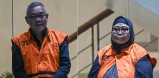 Dua mantan pejabat PT Pertamina didakwa merugikan negara lebih dari US$113 juta dalam kasus dugaan korupsi pengadaan LNG periode 2011–2021.