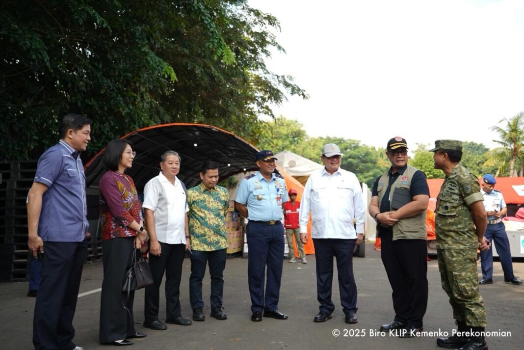 Menko Airlangga Lepas Bantuan Logistik untuk Korban Bencana di Aceh, Sumut, dan Sumbar