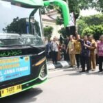 Kementrans Lepas 1.394 Transmigran 2025, Siap Ciptakan Pusat Pertumbuhan Baru di Indonesia Kementrans Lepas 1.394 Transmigran 2025, Siap Ciptakan Pusat Pertumbuhan Baru di Indonesia