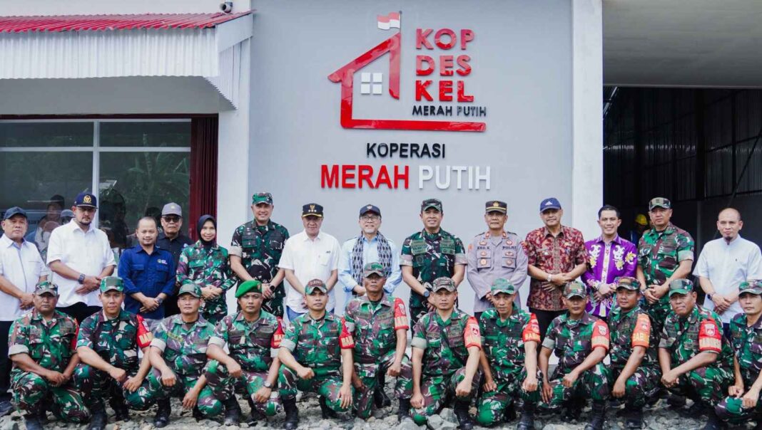 Menko Zulkifli Hasan Apresiasi Peran TNI-Polri Bangun Koperasi Desa