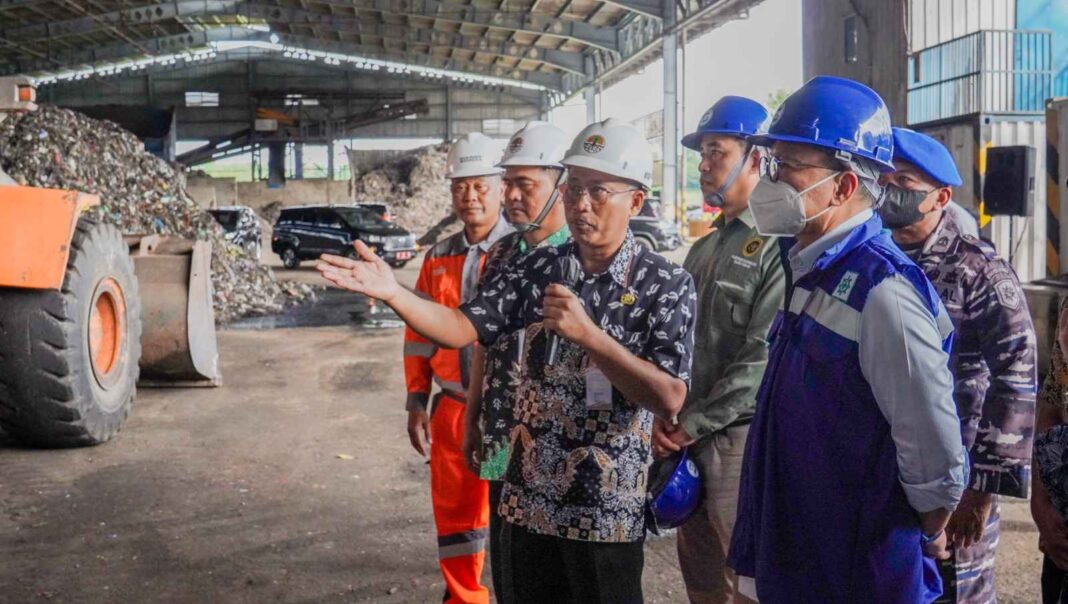 Menko Pangan Tinjau Pengolahan Sampah Jadi Energi di Cilacap