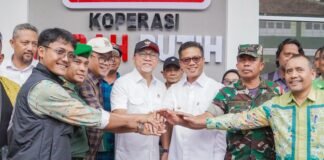 Menko Zulhas Tinjau Koperasi Merah Putih Pamekaran, Siap Beroperasi 2026