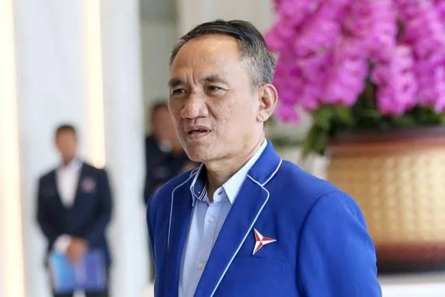 Demokrat menerima permintaan maaf akun YouTube yang menuding SBY berada di balik isu ijazah Jokowi. Andi Arief menegaskan tudingan itu tidak benar.