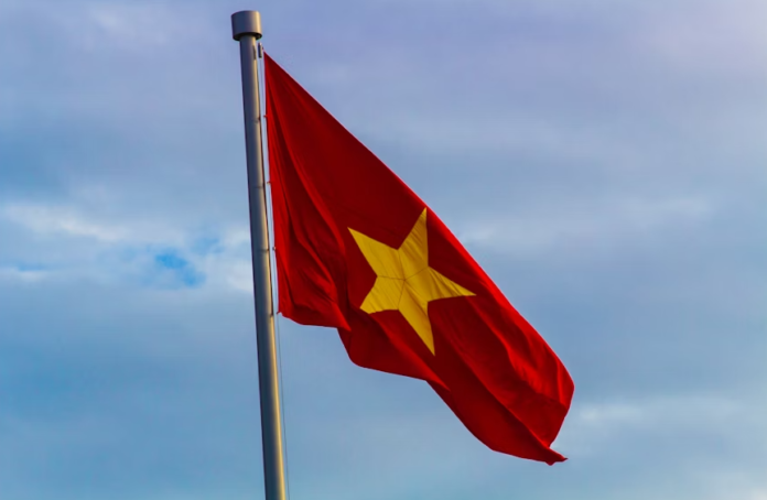 Vietnam memperketat aturan rokok elektronik dan tembakau alternatif. Pengguna hingga pemilik tempat terancam denda hingga Rp6 juta sesuai Dekret 371.Vietnam memperketat aturan rokok elektronik dan tembakau alternatif. Pengguna hingga pemilik tempat terancam denda hingga Rp6 juta sesuai Dekret 371.