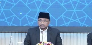 KPK resmi menetapkan mantan Menteri Agama Yaqut Cholil Qoumas sebagai tersangka kasus dugaan korupsi kuota haji 2023–2024. Penyidikan terus bergulir, sejumlah saksi telah diperiksa.