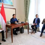 Presiden Prabowo Subianto memimpin rapat terbatas melalui video conference membahas perkembangan penertiban kawasan hutan nasional, Senin (19/01/2026). Imbas bencana Aceh-Sumatra, Pemerintah Indonesia bertindak tegas mencabut izin operasi 28 perusahaan yang terbukti lakukan pelanggaran SDA. OFFICIAL INSTAGRAM KEMENSETNEG @KEMENSETNEG.RI / REPRO