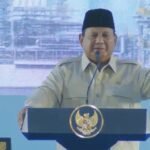 Presiden Prabowo Subianto menargetkan pembangunan 10 universitas baru pada 2026 serta lembaga khusus administrasi pemerintahan. Program ini dikaitkan dengan reformasi birokrasi, rule of law, dan regenerasi aparatur agar pemerintahan lebih bersih dan adil.