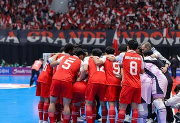 Ketum FFI Michael Victor Sianipar menyatakan masih menunggu perkembangan pencalonan Indonesia sebagai tuan rumah Piala Dunia Futsal 2028. Ia menyebut komunikasi dengan pemerintah sudah lama terjalin, namun belum ada pembaruan terbaru.