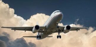 Pesawat Cessna PK-SNR Smart Air Ditembak di di Boven Digoel, 2 Pilot Dilaporkan Meninggal Pesawat Cessna PK-SNR milik PT Smart Air Aviation ditembak saat mendarat di Bandara Koroway Batu, Boven Digoel, Papua Selatan, Rabu 11 Februari 2026. Dua pilot dilaporkan meninggal, penumpang menyelamatkan diri ke hutan.