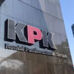 KPK membuka peluang memanggil Ketua Harian PSI Ahmad Ali dan Japto Soerjosoemarno terkait dugaan gratifikasi batu bara Kukar. Tiga korporasi jadi tersangka.