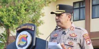 Harta Kekayaan AKBP Didik Putra Kuncoro Eks Kapolres Bima Kota Disorot Usai Jadi Tersangka Narkoba Eks Kapolres Bima Kota AKBP Didik Putra Kuncoro ditetapkan tersangka kasus koper narkoba. Sorotan mengarah ke lonjakan harta di LHKPN: dari Rp 91 juta (2021) menjadi Rp 1,48 miliar (2024), termasuk aset kendaraan Rp 950 juta dan properti di Mojokerto.