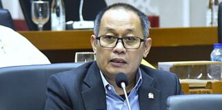 Baleg DPR mengingatkan Menkeu soal rencana layer baru cukai rokok. Dinilai memicu downtrading, menekan SKT padat karya, dan berisiko PHK.