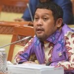 Anggota Komisi III DPR RI Abdullah (PKB) menilai pernyataan Jokowi yang menyebut revisi UU KPK 2019 murni inisiatif DPR “tidak tepat”. Ia menegaskan pembahasan dilakukan bersama DPR dan pemerintah, serta UU tetap berlaku 30 hari meski tanpa tanda tangan Presiden sesuai Pasal 20 UUD 1945.