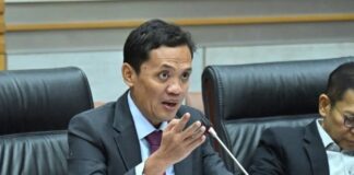 Kasus penyelundupan sabu hampir 2 ton yang menjerat ABK Sea Dragon Fandi Ramadhan memasuki babak baru. Komisi III DPR akan memanggil Kajari Batam dan penyidik BNN, meminta Jamwas menegur JPU, serta mendorong KY mengawasi persidangan.