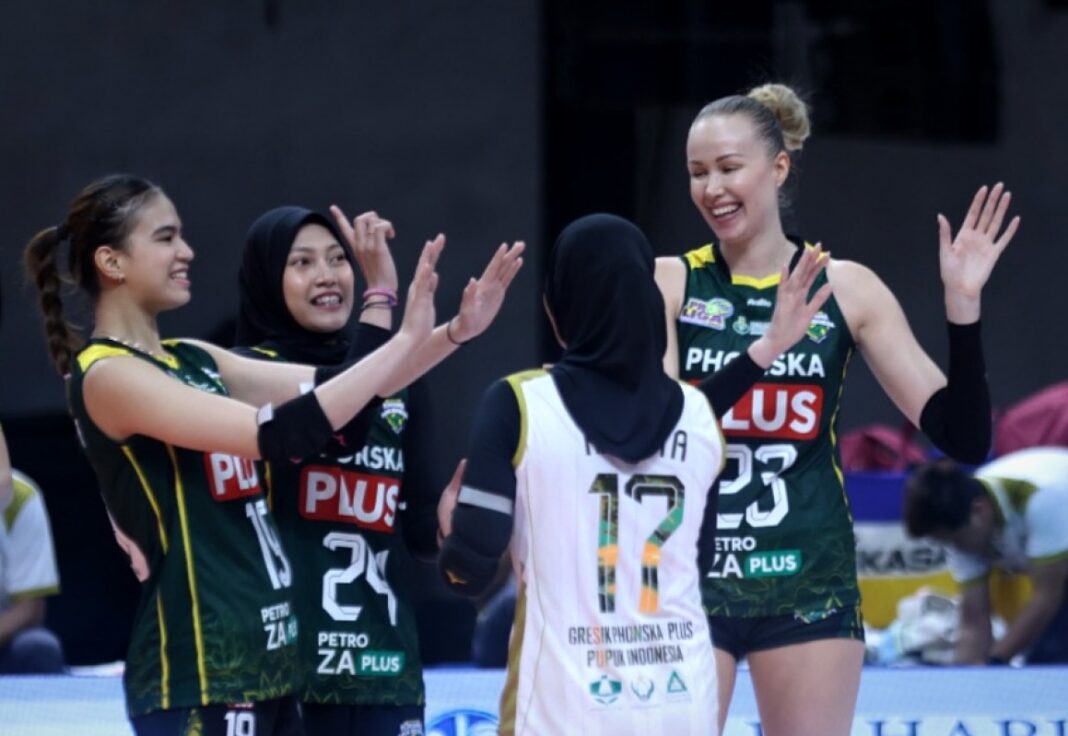 Hasil lengkap Proliga 2026 Putaran 2 Seri Bogor. Gresik Phonska Plus Pupuk Indonesia menaklukkan Jakarta Electric PLN Mobile dengan skor telak 3-0.