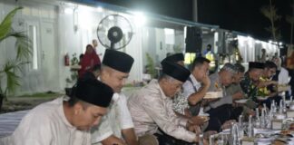Sahur Bersama di Huntara Tamiang, Menteri PU Targetkan Seluruh Pengungsi Pindah sebelum Lebaran
