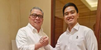 Ketua Harian PSI Ahmad Ali merespons doa kiai dan santri di Ponpes Az-Ziyadah, Klender, agar Kaesang Pangarep jadi presiden. Ali menegaskan Prabowo–Gibran masih menjabat dan menyebut pembahasan itu belum waktunya.