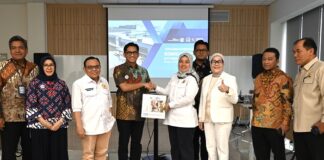 Wakil Ketua Komisi VII DPR RI Chusnunia Chalim menyoroti kesenjangan produksi-kebutuhan susu nasional usai kunjungan ke PT Frisian Flag Indonesia Cikarang (5/2/2026). RI masih bergantung impor dan produktivitas sapi perah rendah.