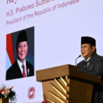 Di Washington DC, Prabowo mengajak General Electric memperbesar investasi alat medis di RI. Ia ungkap defisit 140 ribu dokter dan rencana 10 kampus STEM-kedokteran. Slug/URL: prabowo-ajak-ge-investasi-alat-medis-indonesia-10-kampus-stem