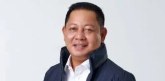Rusdi Masse Mappasessu mundur dari NasDem dan kursi Waka Komisi III DPR. Ia kini digantikan Ahmad Sahroni. Ini profil dan jejak kariernya.