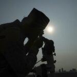 Resmi! Pemerintah Tetapkan 1 Ramadhan 1447 H Kamis 19 Februari 2026, Muhammadiyah Mulai 18 Februari Kemenag menetapkan 1 Ramadhan 1447 H/2026 M pada Kamis, 19 Februari 2026 lewat Sidang Isbat di Jakarta. Penetapan mengacu data hilal yang belum memenuhi kriteria MABIMS, sementara Muhammadiyah menetapkan 18 Februari 2026