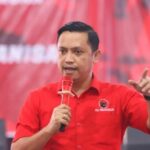PDIP “Ngegas” ke Jokowi soal UU KPK Lama: Dituding Cari Perhatian dan Cuci Tangan Revisi 2019 PDIP mengkritik Jokowi yang setuju UU KPK dikembalikan ke versi lama. Ronny Talapessy menuding Jokowi cari perhatian dan cuci tangan revisi 2019, serta menilai ada kaitan dengan upaya mendongkrak PSI.