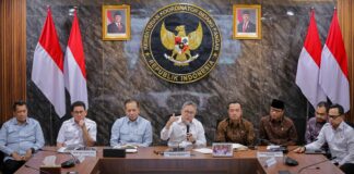 Konferensi Pers Zulkifli Hasan Koperasi Merah Putih
