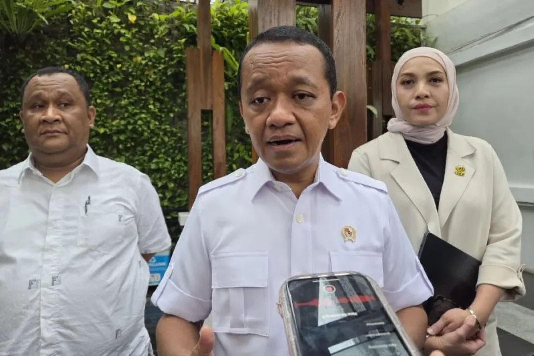 Pemerintah memastikan subsidi BBM tetap dijaga dan stok energi nasional aman hingga Lebaran 2026. Bahlil Lahadalia menegaskan pasokan BBM, LPG, dan listrik terkendali.