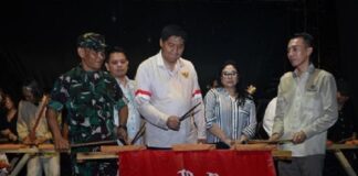 Pemerintah memulai program gentengisasi di Jawa Barat melalui bedah rumah dan perbaikan rumah tidak layak huni. UMKM genteng Jatiwangi mendapat komitmen pesanan sekitar Rp3 miliar.